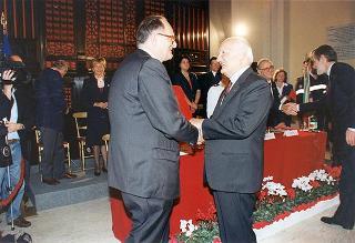 Intervento del Presidente della Repubblica alla cerimonia di consegna della Medaglia d'Oro al Merito alla Croce Rossa Italiana e delle "Medaglie Nightingale" preso dla sede del Comitato Centrale della Croce Rossa Italiana (Roma)