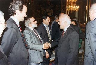 Il Presidente della Repubblica Oscar Luigi Scalfaro incontra il prof. Franco Gussoni, presidente dell'Amministrazione Provinciale di Massa Carrara, con i parlamentari della Provincia ed una delegazione di amministratori della zona
