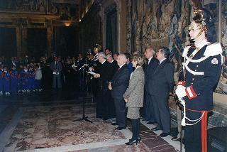 Il Presidente della Repubblica Oscar Luigi Scalfaro riceve in udienza l'on. avv. Rosa Russo Jervolino, con una delegazione del Centro anziani e dell'Oratorio di piazza Adriana (Roma), gestito dai fratelli di Nostra Signora della Misericordia