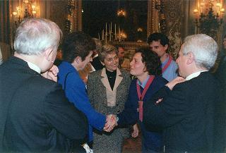Il Presidente della Repubblica Oscar Luigi Scalfaro riceve in udienza l'on. avv. Rosa Russo Jervolino, con una delegazione del Centro anziani e dell'Oratorio di piazza Adriana (Roma), gestito dai fratelli di Nostra Signora della Misericordia