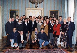 Il Presidente della Repubblica Oscar Luigi Scalfaro riceve in udienza una delegazione di studenti del Liceo scientifico "Mericianum" di Sesto Calende (Varese)
