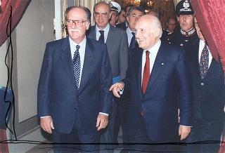 Gian Paolo Carrozza, presidente della Confederazione italiana dirigenti di azienda, con i dirigenti della CIDA per il 50° anniversario di fondazione