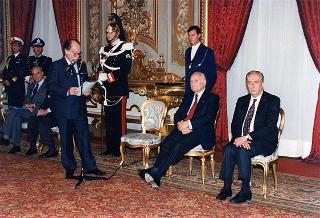 Gian Paolo Carrozza, presidente della Confederazione italiana dirigenti di azienda, con i dirigenti della CIDA per il 50° anniversario di fondazione