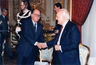 Gian Paolo Carrozza, presidente della Confederazione italiana dirigenti di azienda, con i dirigenti della CIDA per il 50° anniversario di fondazione