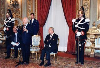 Gian Paolo Carrozza, presidente della Confederazione italiana dirigenti di azienda, con i dirigenti della CIDA per il 50° anniversario di fondazione