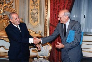 Gian Paolo Carrozza, presidente della Confederazione italiana dirigenti di azienda, con i dirigenti della CIDA per il 50° anniversario di fondazione