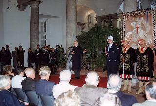 Intervento del Presidente della Repubblica a Genova all'inaugurazione della Mostra "Arte della Libertà. Antifascismo, guerra e liberazione in Europa 1925-1945" ed al concerto dell'Orchestra del Teatro Comunale dell'Opera, diretta dal maestro Zoltan Pesko