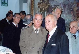 Intervento del Presidente della Repubblica a Genova all'inaugurazione della Mostra "Arte della Libertà. Antifascismo, guerra e liberazione in Europa 1925-1945" ed al concerto dell'Orchestra del Teatro Comunale dell'Opera, diretta dal maestro Zoltan Pesko