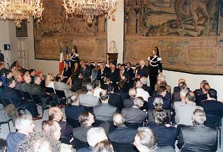 Visita del Presidente della Repubblica Oscar Luigi Scalfaro alla città di Firenze: incontro con le autorità locali ed i sindaci della Provincia nel Salone Carlo VIII nel Palazzo della Prefettura