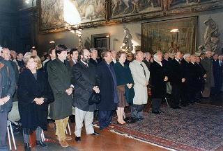 Visita del Presidente della Repubblica Oscar Luigi Scalfaro alla città di Firenze: incontro nel Salone dei Cinquecento di Palazzo Vecchio con gli amministratori comunali e gli esponenti degli organismi che collaborano al recupero storico-artistico della città