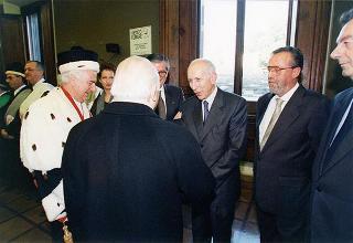 Visita del Presidente della Repubblica Oscar Luigi Scalfaro alla città di Firenze: incontro  nella Sala Onice del Palazzo dei Congressi con i componenti il Senato Accademico e breve presentazione del progetto "Alinari 2000. Salviamo la nostra memoria", in corso di realizzazione con l'Ateneo fiorentino