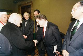 Visita del Presidente della Repubblica Oscar Luigi Scalfaro alla città di Firenze: incontro  nella Sala Onice del Palazzo dei Congressi con i componenti il Senato Accademico e breve presentazione del progetto "Alinari 2000. Salviamo la nostra memoria", in corso di realizzazione con l'Ateneo fiorentino