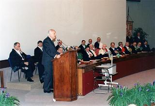Visita del Presidente della Repubblica Oscar Luigi Scalfaro alla città di Firenze: intervento alla cerimonia di inaugurazione dell'anno accademico 1995-1996 dell'Università degli Studi di Firenze