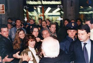 Visita del Presidente della Repubblica Oscar Luigi Scalfaro alla città di Firenze: visita  al Museo Opificio delle pietre dure