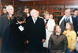 Visita del Presidente della Repubblica Oscar Luigi Scalfaro alla città di Firenze: visita  al Museo Opificio delle pietre dure