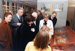 Visita del Presidente della Repubblica Oscar Luigi Scalfaro alla città di Firenze: visita  al Museo Opificio delle pietre dure
