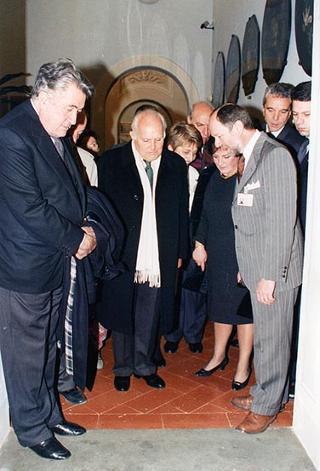 Visita del Presidente della Repubblica Oscar Luigi Scalfaro alla città di Firenze: visita  al Museo Opificio delle pietre dure