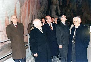 Visita del Presidente della Repubblica Oscar Luigi Scalfaro alla città di Firenze: visita ai lavori di restauro della Chiesa di S. Maria del Fiore e degli affreschi della Cupola del Brunelleschi