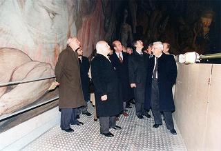Visita del Presidente della Repubblica Oscar Luigi Scalfaro alla città di Firenze: visita ai lavori di restauro della Chiesa di S. Maria del Fiore e degli affreschi della Cupola del Brunelleschi