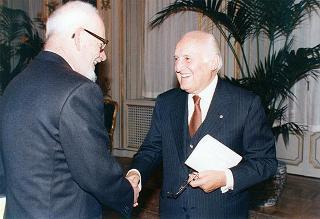 Il Presidente della Repubblica Oscar Luigi Scalfaro incontra il prof. Francesco Calogero, segretario generale del Movimento Pugwash
