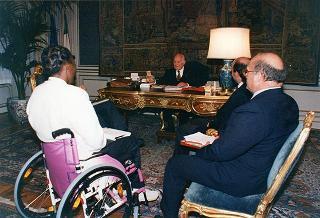 Il Presidente della Repubblica Oscar Luigi Scalfaro riceve in udienza Noella Castiglioni, accompagnata da Luca Jahier e Sergio Marelli, rispettivamente presidente e direttore generale della Federazione organismi cristiani servizio internazionale volontario