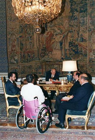 Il Presidente della Repubblica Oscar Luigi Scalfaro riceve in udienza Noella Castiglioni, accompagnata da Luca Jahier e Sergio Marelli, rispettivamente presidente e direttore generale della Federazione organismi cristiani servizio internazionale volontario