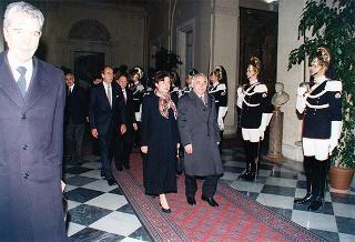 Incontro del Presidente della Repubblica Oscar Luigi Scalfaro con il Presidente della Repubblica di Bulgaria Jelev e signora Jelev. Successivo pranzo nel Belvedere al Torrino, al termine concerto eseguito dal Quartetto Santa Cecilia nella Sala degli specchi