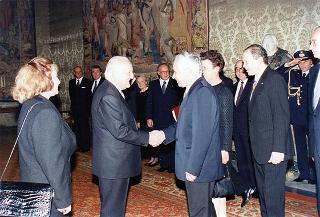 Incontro del Presidente della Repubblica Oscar Luigi Scalfaro con il Presidente della Repubblica di Bulgaria Jelev e signora Jelev. Successivo pranzo nel Belvedere al Torrino, al termine concerto eseguito dal Quartetto Santa Cecilia nella Sala degli specchi