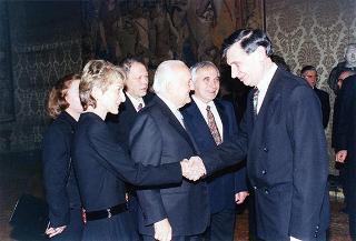 Incontro del Presidente della Repubblica Oscar Luigi Scalfaro con il Presidente della Repubblica di Bulgaria Jelev e signora Jelev. Successivo pranzo nel Belvedere al Torrino, al termine concerto eseguito dal Quartetto Santa Cecilia nella Sala degli specchi
