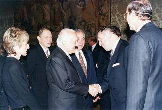 Incontro del Presidente della Repubblica Oscar Luigi Scalfaro con il Presidente della Repubblica di Bulgaria Jelev e signora Jelev. Successivo pranzo nel Belvedere al Torrino, al termine concerto eseguito dal Quartetto Santa Cecilia nella Sala degli specchi