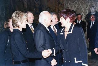 Incontro del Presidente della Repubblica Oscar Luigi Scalfaro con il Presidente della Repubblica di Bulgaria Jelev e signora Jelev. Successivo pranzo nel Belvedere al Torrino, al termine concerto eseguito dal Quartetto Santa Cecilia nella Sala degli specchi