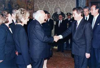 Incontro del Presidente della Repubblica Oscar Luigi Scalfaro con il Presidente della Repubblica di Bulgaria Jelev e signora Jelev. Successivo pranzo nel Belvedere al Torrino, al termine concerto eseguito dal Quartetto Santa Cecilia nella Sala degli specchi