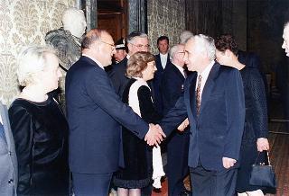 Incontro del Presidente della Repubblica Oscar Luigi Scalfaro con il Presidente della Repubblica di Bulgaria Jelev e signora Jelev. Successivo pranzo nel Belvedere al Torrino, al termine concerto eseguito dal Quartetto Santa Cecilia nella Sala degli specchi