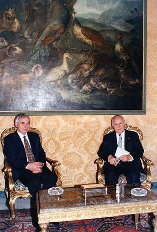 Incontro del Presidente della Repubblica Oscar Luigi Scalfaro con il Presidente della Repubblica di Bulgaria Jelev e signora Jelev. Successivo pranzo nel Belvedere al Torrino, al termine concerto eseguito dal Quartetto Santa Cecilia nella Sala degli specchi