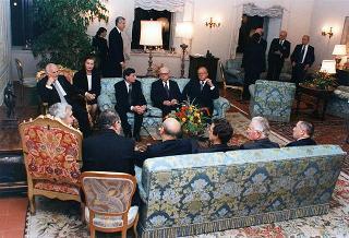 Incontro del Presidente della Repubblica Oscar Luigi Scalfaro con il Presidente della Repubblica di Bulgaria Jelev e signora Jelev. Successivo pranzo nel Belvedere al Torrino, al termine concerto eseguito dal Quartetto Santa Cecilia nella Sala degli specchi