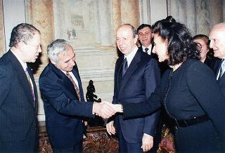 Incontro del Presidente della Repubblica Oscar Luigi Scalfaro con il Presidente della Repubblica di Bulgaria Jelev e signora Jelev. Successivo pranzo nel Belvedere al Torrino, al termine concerto eseguito dal Quartetto Santa Cecilia nella Sala degli specchi
