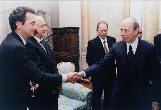 Incontro del Presidente della Repubblica Oscar Luigi Scalfaro con il Presidente della Repubblica di Bulgaria Jelev e signora Jelev. Successivo pranzo nel Belvedere al Torrino, al termine concerto eseguito dal Quartetto Santa Cecilia nella Sala degli specchi