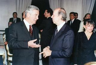 Incontro del Presidente della Repubblica Oscar Luigi Scalfaro con il Presidente della Repubblica di Bulgaria Jelev e signora Jelev. Successivo pranzo nel Belvedere al Torrino, al termine concerto eseguito dal Quartetto Santa Cecilia nella Sala degli specchi