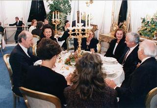 Incontro del Presidente della Repubblica Oscar Luigi Scalfaro con il Presidente della Repubblica di Bulgaria Jelev e signora Jelev. Successivo pranzo nel Belvedere al Torrino, al termine concerto eseguito dal Quartetto Santa Cecilia nella Sala degli specchi