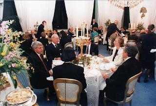 Incontro del Presidente della Repubblica Oscar Luigi Scalfaro con il Presidente della Repubblica di Bulgaria Jelev e signora Jelev. Successivo pranzo nel Belvedere al Torrino, al termine concerto eseguito dal Quartetto Santa Cecilia nella Sala degli specchi