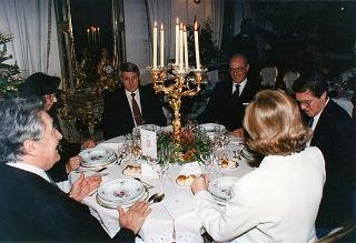 Incontro del Presidente della Repubblica Oscar Luigi Scalfaro con il Presidente della Repubblica di Bulgaria Jelev e signora Jelev. Successivo pranzo nel Belvedere al Torrino, al termine concerto eseguito dal Quartetto Santa Cecilia nella Sala degli specchi