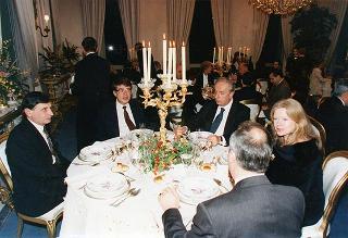Incontro del Presidente della Repubblica Oscar Luigi Scalfaro con il Presidente della Repubblica di Bulgaria Jelev e signora Jelev. Successivo pranzo nel Belvedere al Torrino, al termine concerto eseguito dal Quartetto Santa Cecilia nella Sala degli specchi