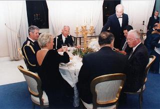 Incontro del Presidente della Repubblica Oscar Luigi Scalfaro con il Presidente della Repubblica di Bulgaria Jelev e signora Jelev. Successivo pranzo nel Belvedere al Torrino, al termine concerto eseguito dal Quartetto Santa Cecilia nella Sala degli specchi