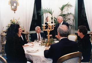 Incontro del Presidente della Repubblica Oscar Luigi Scalfaro con il Presidente della Repubblica di Bulgaria Jelev e signora Jelev. Successivo pranzo nel Belvedere al Torrino, al termine concerto eseguito dal Quartetto Santa Cecilia nella Sala degli specchi