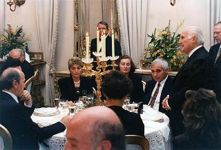 Incontro del Presidente della Repubblica Oscar Luigi Scalfaro con il Presidente della Repubblica di Bulgaria Jelev e signora Jelev. Successivo pranzo nel Belvedere al Torrino, al termine concerto eseguito dal Quartetto Santa Cecilia nella Sala degli specchi