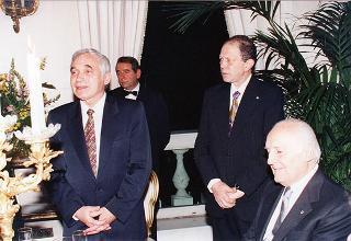 Incontro del Presidente della Repubblica Oscar Luigi Scalfaro con il Presidente della Repubblica di Bulgaria Jelev e signora Jelev. Successivo pranzo nel Belvedere al Torrino, al termine concerto eseguito dal Quartetto Santa Cecilia nella Sala degli specchi