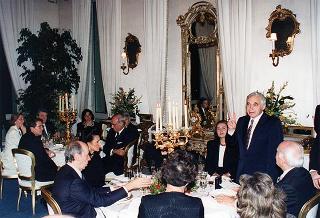 Incontro del Presidente della Repubblica Oscar Luigi Scalfaro con il Presidente della Repubblica di Bulgaria Jelev e signora Jelev. Successivo pranzo nel Belvedere al Torrino, al termine concerto eseguito dal Quartetto Santa Cecilia nella Sala degli specchi