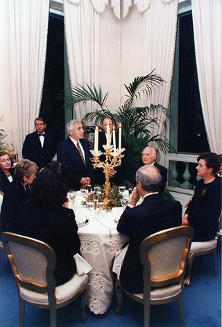 Incontro del Presidente della Repubblica Oscar Luigi Scalfaro con il Presidente della Repubblica di Bulgaria Jelev e signora Jelev. Successivo pranzo nel Belvedere al Torrino, al termine concerto eseguito dal Quartetto Santa Cecilia nella Sala degli specchi