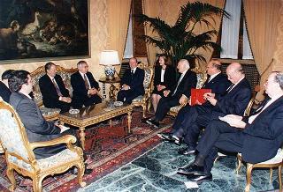 Incontro del Presidente della Repubblica Oscar Luigi Scalfaro con il Presidente della Repubblica di Bulgaria Jelev e signora Jelev. Successivo pranzo nel Belvedere al Torrino, al termine concerto eseguito dal Quartetto Santa Cecilia nella Sala degli specchi