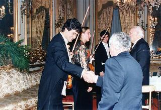 Incontro del Presidente della Repubblica Oscar Luigi Scalfaro con il Presidente della Repubblica di Bulgaria Jelev e signora Jelev. Successivo pranzo nel Belvedere al Torrino, al termine concerto eseguito dal Quartetto Santa Cecilia nella Sala degli specchi